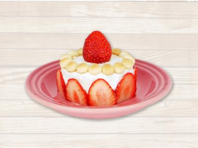 食パンで作るいちごのケーキ画像