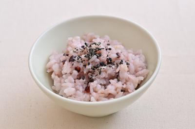雑穀入りやわらかごはん　すりごまのせ画像